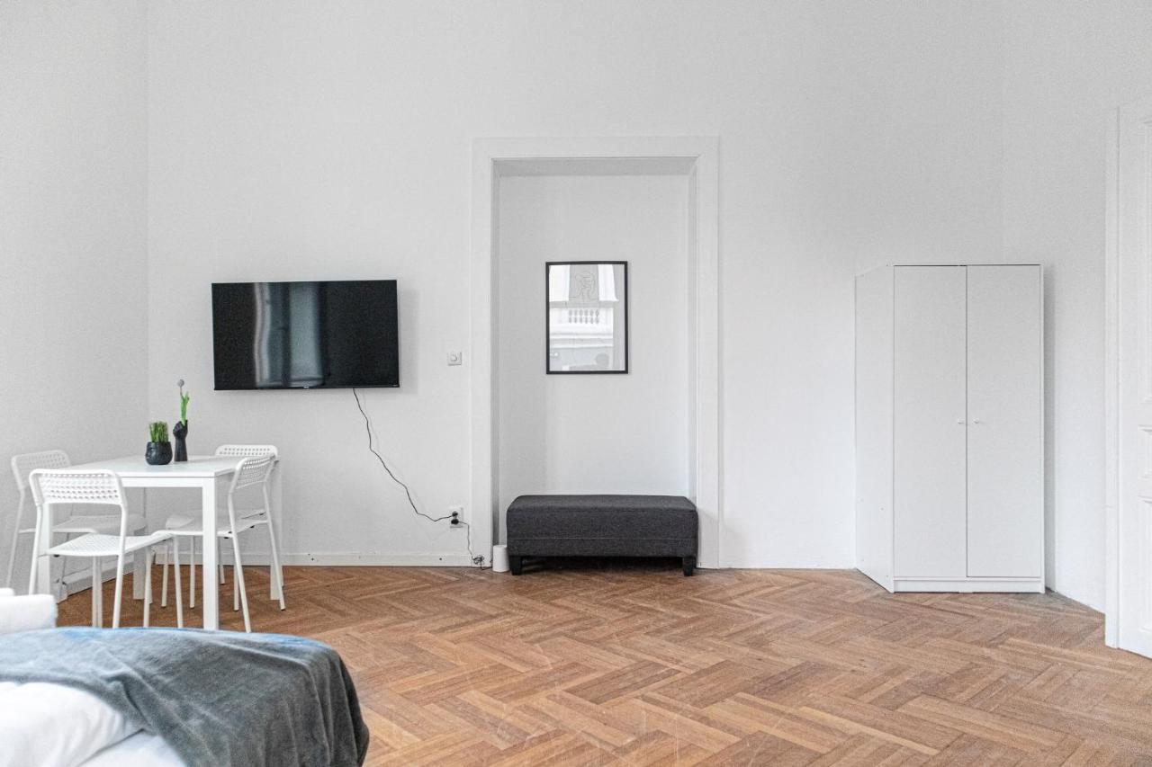 Classy 2Br Apt. W/ Exclusive Location Near Akh Viena Exterior foto